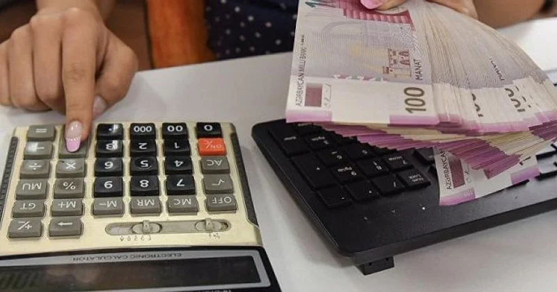 Məzuniyyət günləri və məzuniyyət pulu necə hesablanır? İZAH