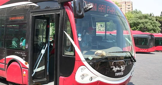 Avtobusda sərnişinləri bezdirən davranışlar: Ən çox edilən 10 səhv
