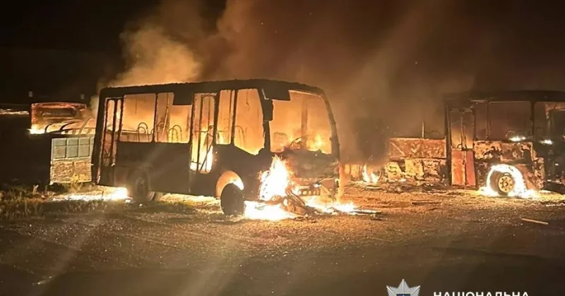 Rusiyadan GECƏ HÜCUMU Ukrayna şəhərləri alovlar içində FOTO