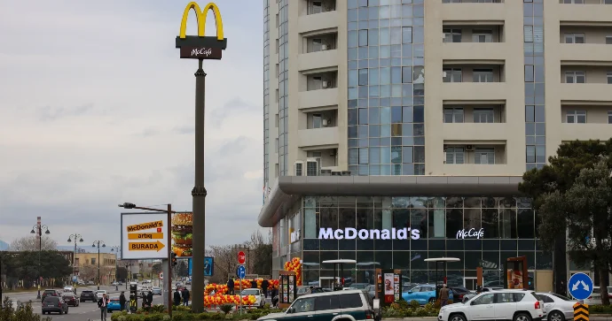 McDonald’s”da sağlamlıq üçün risk KURYERDƏN ETİRAZ