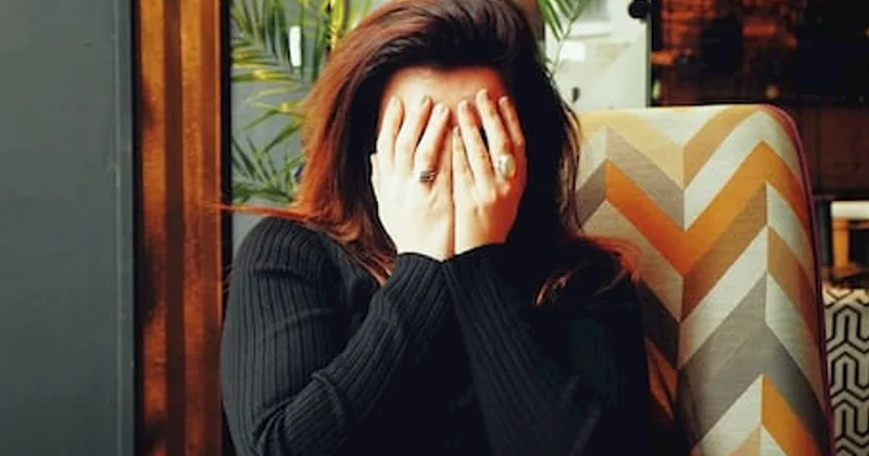 Niyə hamının məndən nifrət etdiyini düşünürəm? Psixoloqlar səbəbləri açıqladı