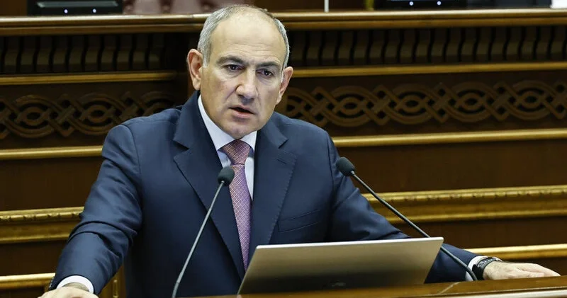 Paşinyan: Mən niyə istefa verməliyəm, Sərkisyan və Köçəryan nə üçün bunu etməmişdi?