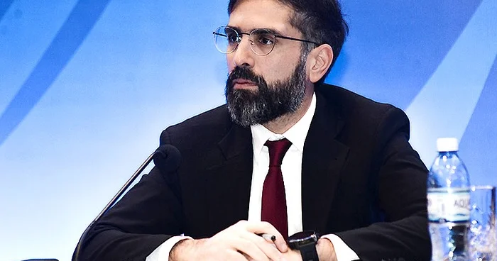 Rövşən Nəcəf Sabah ı təbrik etdi