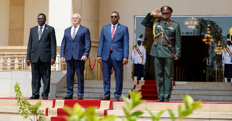 Sudan lideri Azərbaycana gəlmək istəyir Səfirimizlə mühüm görüşün detalları FOTO