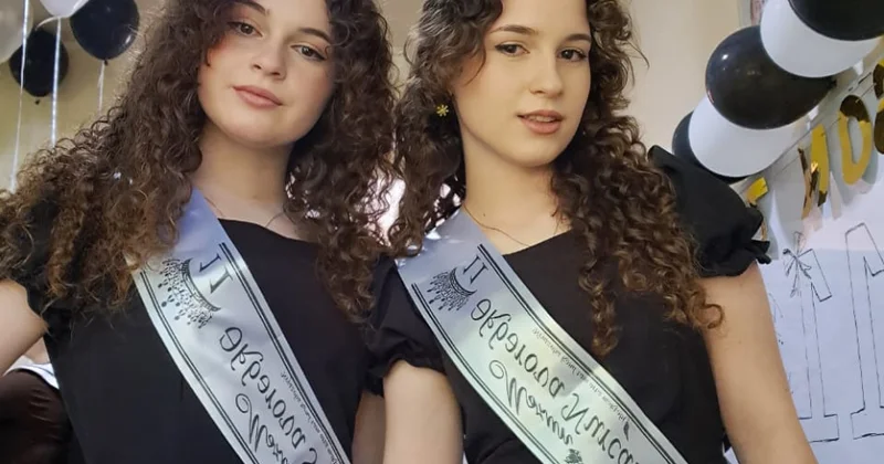 Xaçmazlı əkiz bacılar eyni ixtisasa qəbul olublar