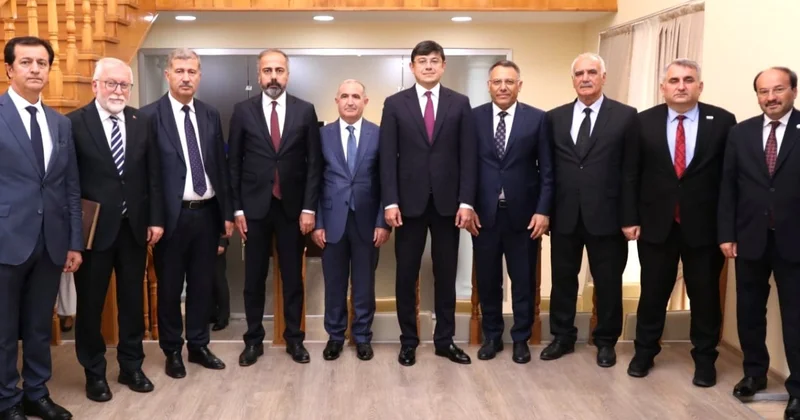 Türkiyə universitetlərinin rektorları Diaspor Komitəsində olub FOTOLAR