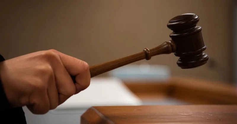 Prokurorluq: Qanunsuz tibbi müdaxilə nəticəsində vətəndaşın səhhətinə zərər vurulması faktı üzrə cinayət işi məhkəməyə göndərilib