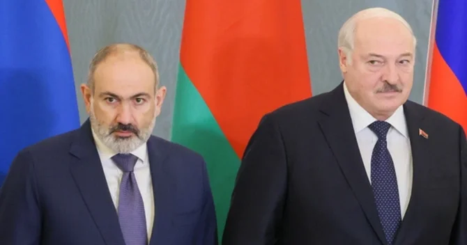 Paşinyan və Lukaşenko münasibətlərindəki gərginliyə baxmayaraq əl sıxışıblar