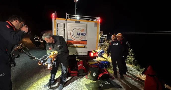 Avtomobil uçurumdan aşdı: 4 nəfər öldü