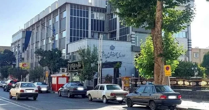 Мощный взрыв в центре Урмии: эвакуировано Управление образования