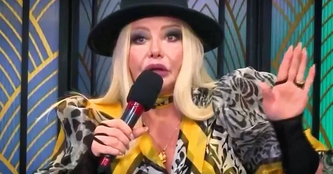 Elit Star Cəmilə: Maşınınızla, evinizlə, hacınızla fəxr etməyin!