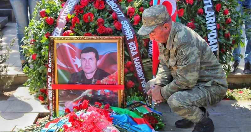 Bir şəklin tarixçəsi: “Gizir Xanı”nın Raquf Orucova verdiyi SƏSSİZ VƏD