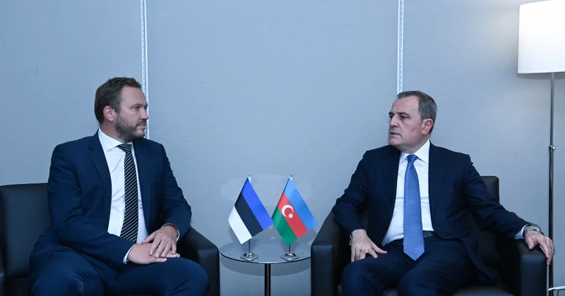 Ceyhun Bayramov estoniyalı həmkarını Azərbaycan Ermənistan münasibətlərinin normallaşdırılması barədə MƏLUMATLANDIRDI FOTO