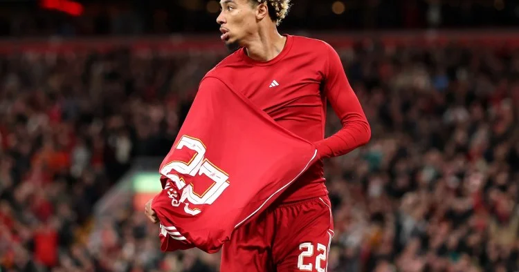 Liverpul dan qırmızı vərəqə alan futbolçuya cəza VİDEO