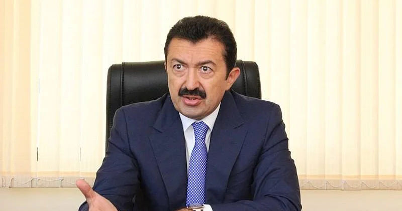 Fəxri Kazımov nə qədər pul qazanıb? Rəqəmlər