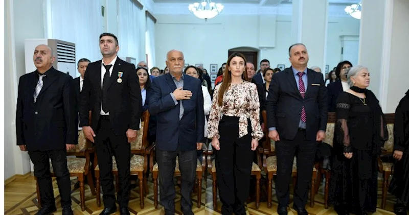 Yeni Azərbaycan Partiyası Səbail rayon təşkilatı və Milli Azərbaycan Tarix muzeyinin birgə təşkilatçılığı ilə “27 sentyabr Anım Günü” ilə əlaqədar tədbir keçirilib FOTOLAR