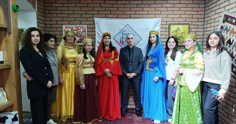 Qara qızılın zirvəsi