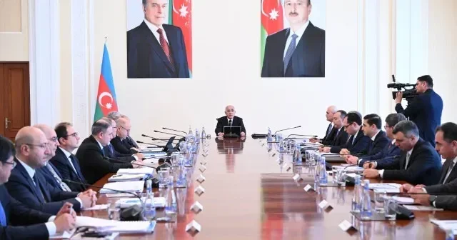 Əli Əsədov nazirləri topladı FOTO