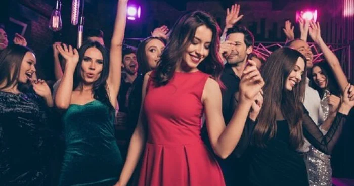 Ölkədə əcaib trend “boşanma partiləri” başladı KONKRET