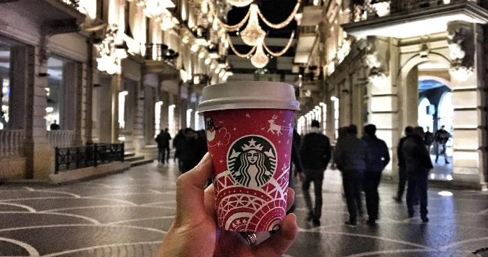 “Starbucks” zərərlə işləyən 250 filialını bağlayacaq