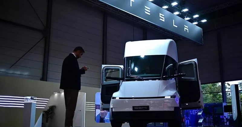 Электрический грузовик Tesla выходит на рынок