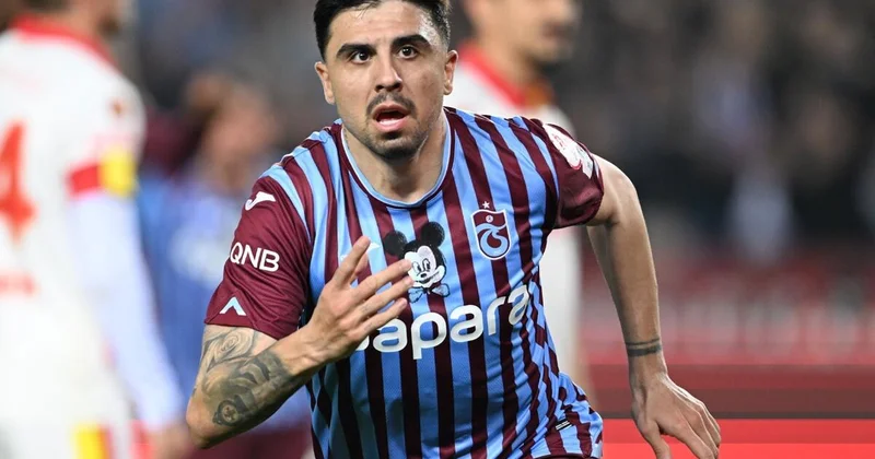 Ozan Tufanın ayaqqabısının dodaq uçuqladan qiyməti (Foto)
