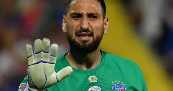 Donnarumma: “Azarkeşlərin yenidən milli komandaya aşiq olması üçün çalışmalıyıq”