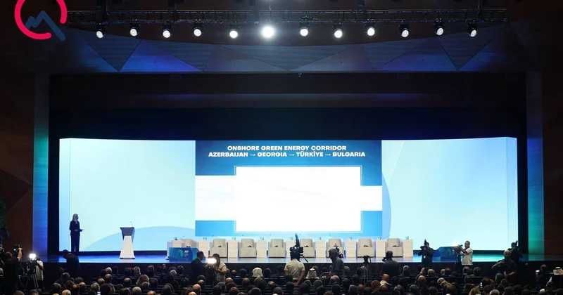 Forumda 12 sənəd imzalandı