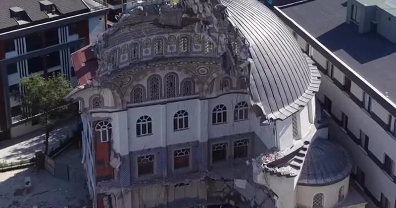 “Sanki yanlış məscidi sökürlər, sökülənə oxşamır...” Fotolar