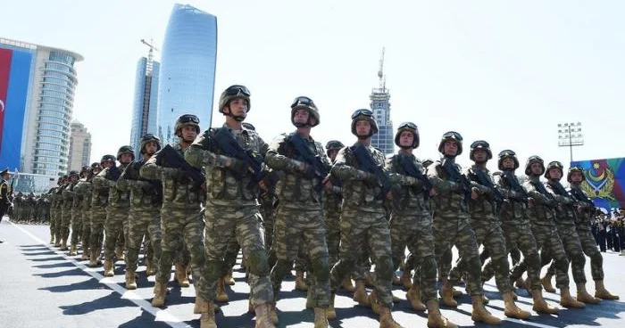 Hərbçilərin maaşlarının nə qədər artacağı bəlli oldu