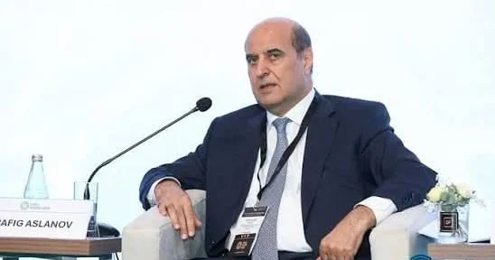 Azərbaycanlı məmurun oğlu İngiltərə vətəndaşlığı aldı: 3,22 milyona