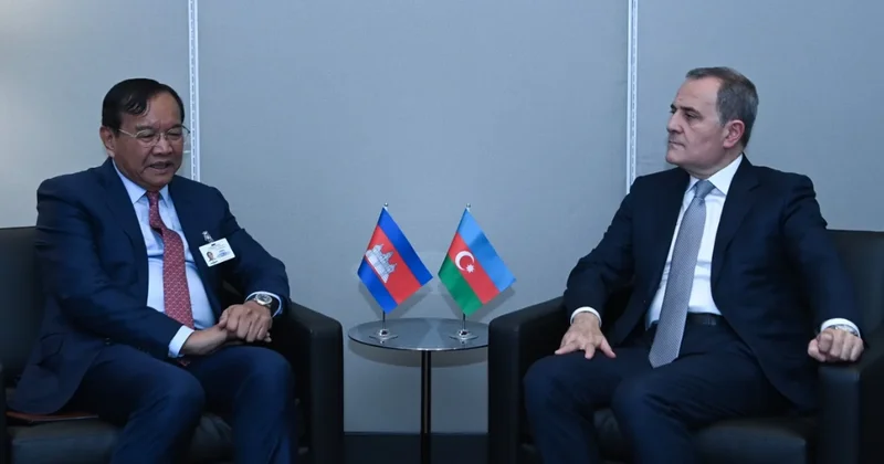 Ceyhun Bayramov kambocalı həmkarı ilə minatəmizləmə sahəsində əməkdaşlığı müzakirə edib