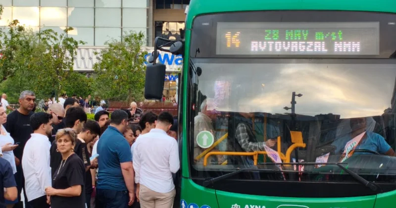 Баку пересадили на автобусы. Теперь бы в них попасть… наши проблемы