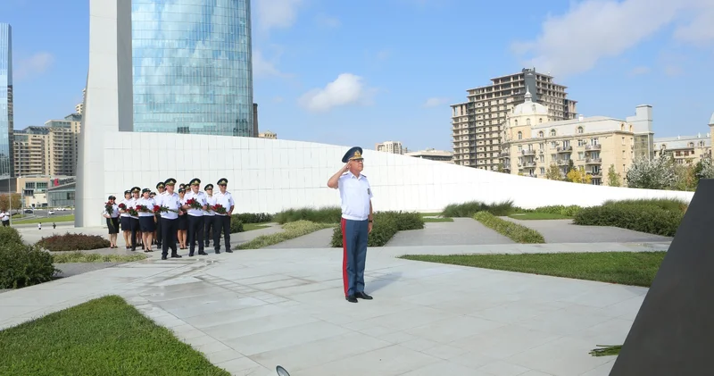 Dövlət Gömrük Komitəsinin Tibbi Xidmət İdarəsinin nümayəndə heyəti Zəfər Abidəsini və Muzeyini ziyarət edib