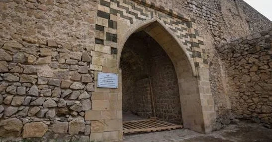 Mədəni irsin qaytarılması gündəliyi: Gəncə qapıları üçün də ədalət vaxtıdır