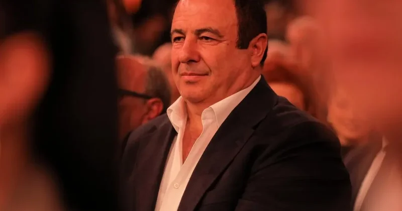 Qaqik Sarukyan dindirilməyə gətirilib