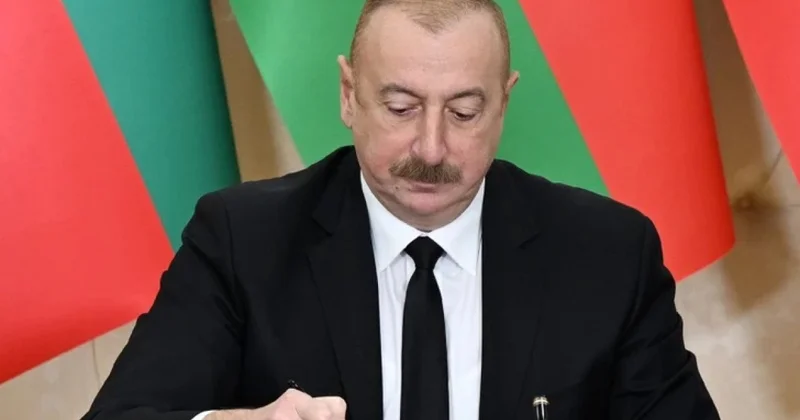 Алиев присвоил Исмаилову звание генерал лейтенанта