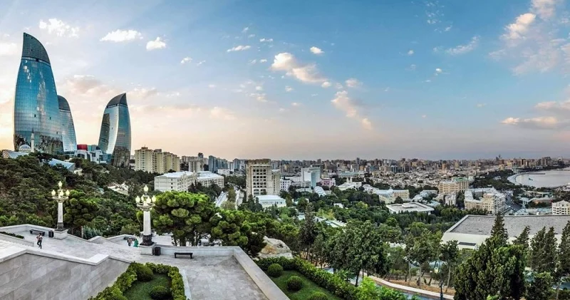 Bakıda hava niyə yapışqan və boğucu hiss olunur? Meteoroloq səbəbini açıqladı