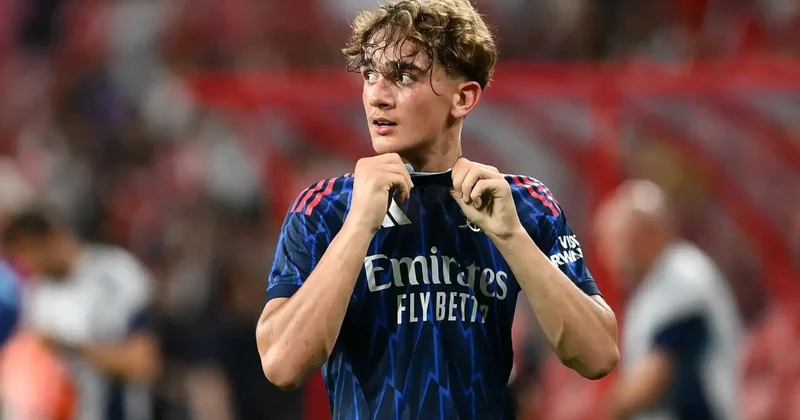 Arsenal ın vunderkindi Kamilo Duranın komanda yoldaşı ola bilər