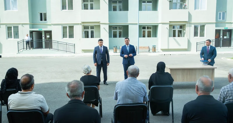 Şəhid ailələri və müharibə ilə əlaqədar əlilliyi olan şəxslərə daha 50 mənzil verildi FOTOLAR