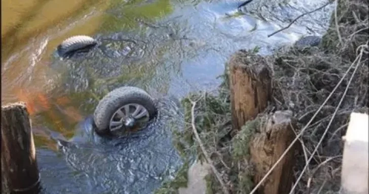В Барде автомобиль упал в водоканал, водитель погиб
