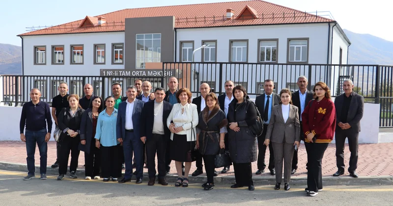 Xocalı məktəbinin məzunları uzun illər sonra bir arada FOTO