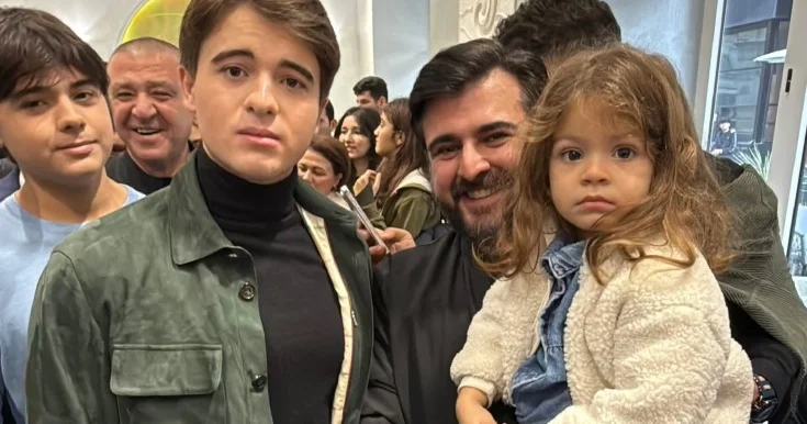 Cavid Gül Prezidentin nəvələri ilə bir arada Foto
