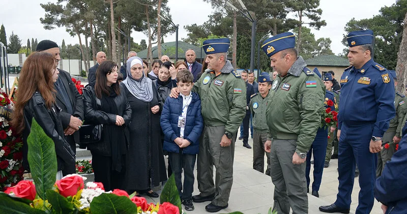 Vətən Müharibəsi Qəhrəmanı məzarı başında anıldı FOTO