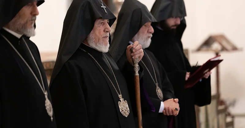 Спрут Эчмиадзина и его последний католикос ОБЗОР от Эльчина Алыоглу