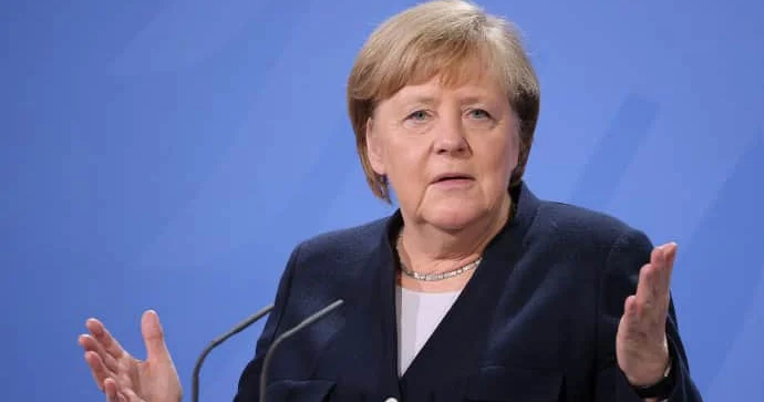 Krımla bağlı SENSASİYA: Merkel Ukraynadan bunu xahiş edibmiş