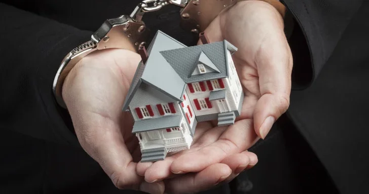 Мошенничество с продажей социальных квартир: полиция задержала подозреваемого