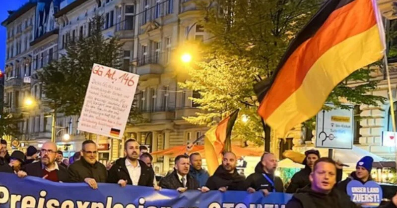 Kanselr Merz əleyhinə yeni etiraz aksiyaları keçirilib KONKRET