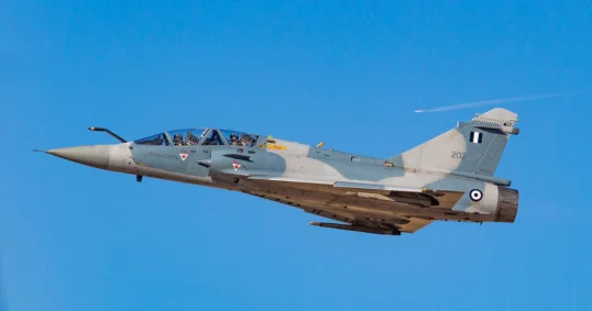 Fransa Ukraynaya Mirage qırıcıları verməyə hazırdır Makron