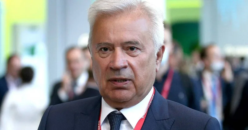 Вагит Алекперов теряет миллиарды
